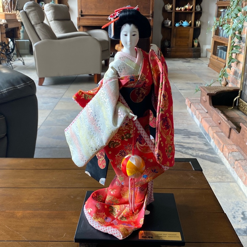 Gorgeous Vintage KYUGETSU Japanese Lady/Geisha in Kimono Approx. 18 Inches